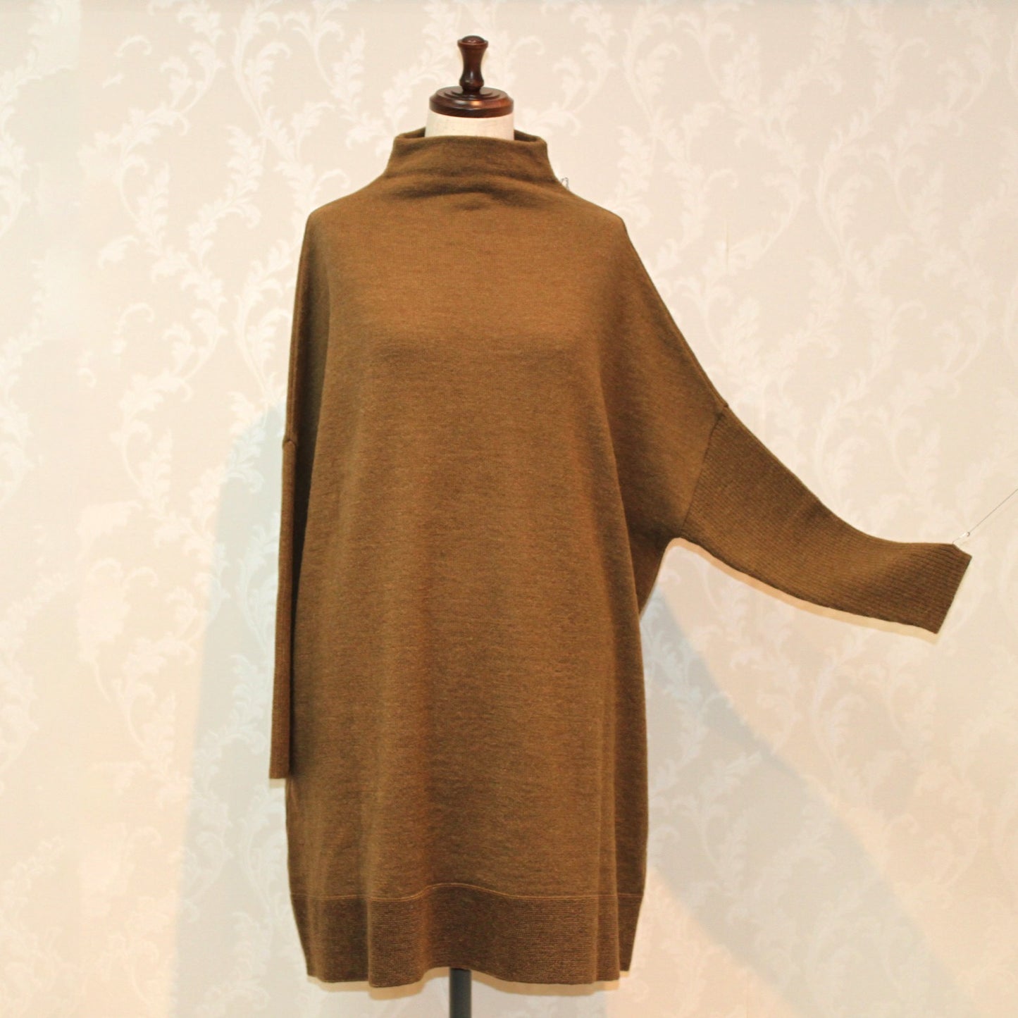 162702